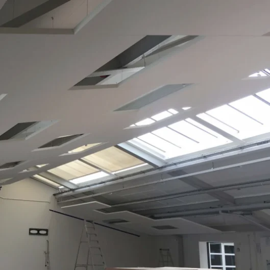 SCS suspended ceilings — Suspended ceiling and rooflight